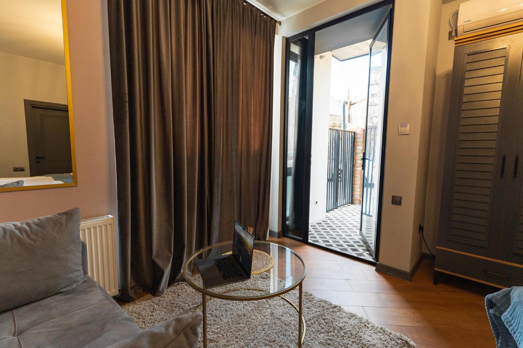 Trinity Hotel Tbilisi ภายนอก รูปภาพ